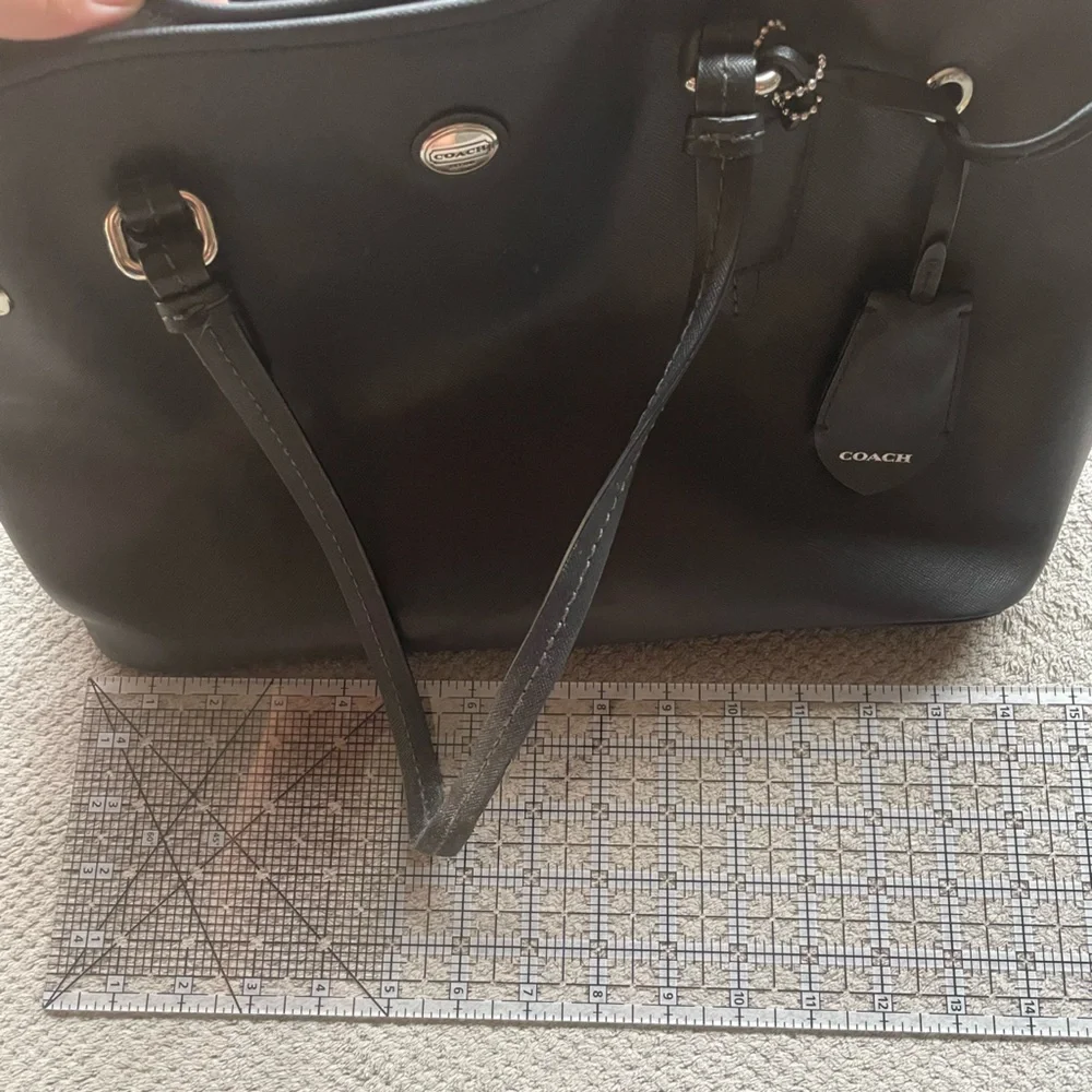 Coach Black Duffel Bag with Polished Leather Finish - Picture 2 of 3